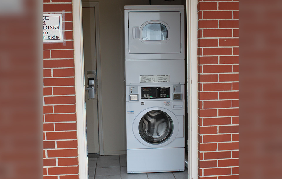 Coin Laundry, The Regency Inn