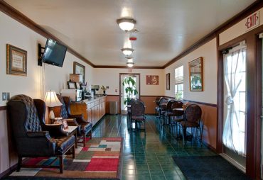 Regency Inn Dining Area